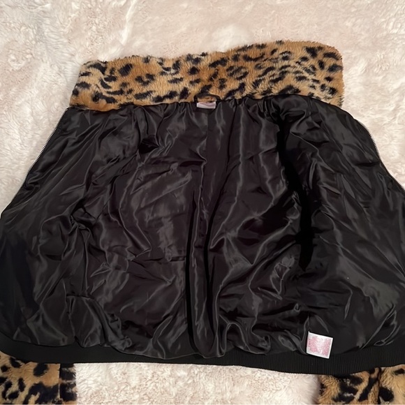 Crop Faux Fur Jacket - Picture 2 of 3